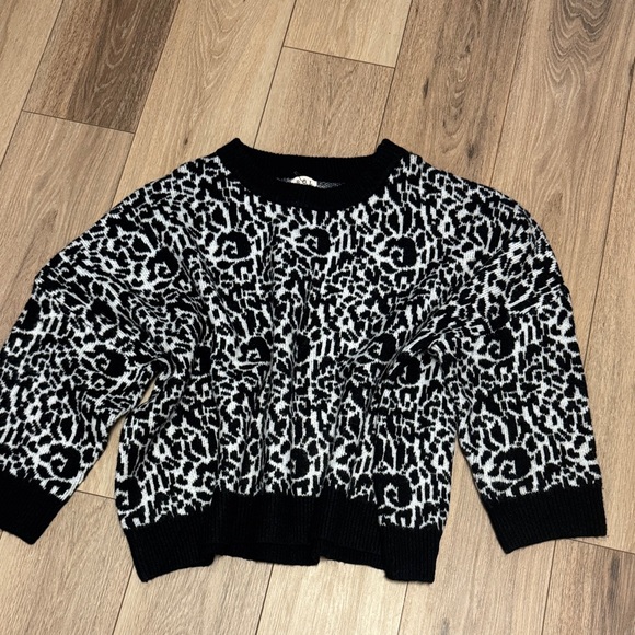 POL Sweaters - POL NWOT S (M L XL good) oversized Black and White Leopard Print crop Sweater